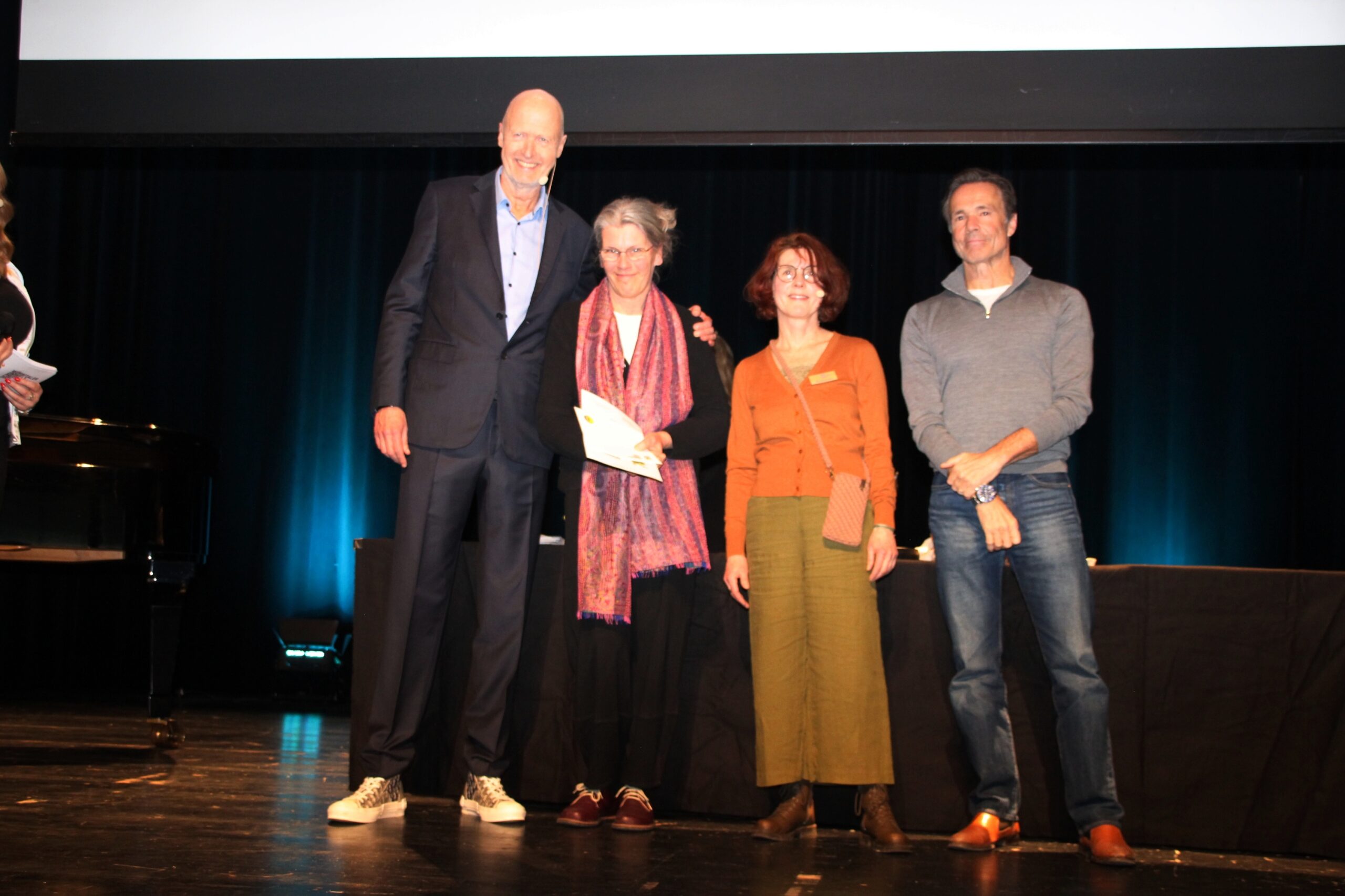 Foto der Preisverleihung an Christiane Lüst, Gautinger Umweltzentrum Öko&Fair